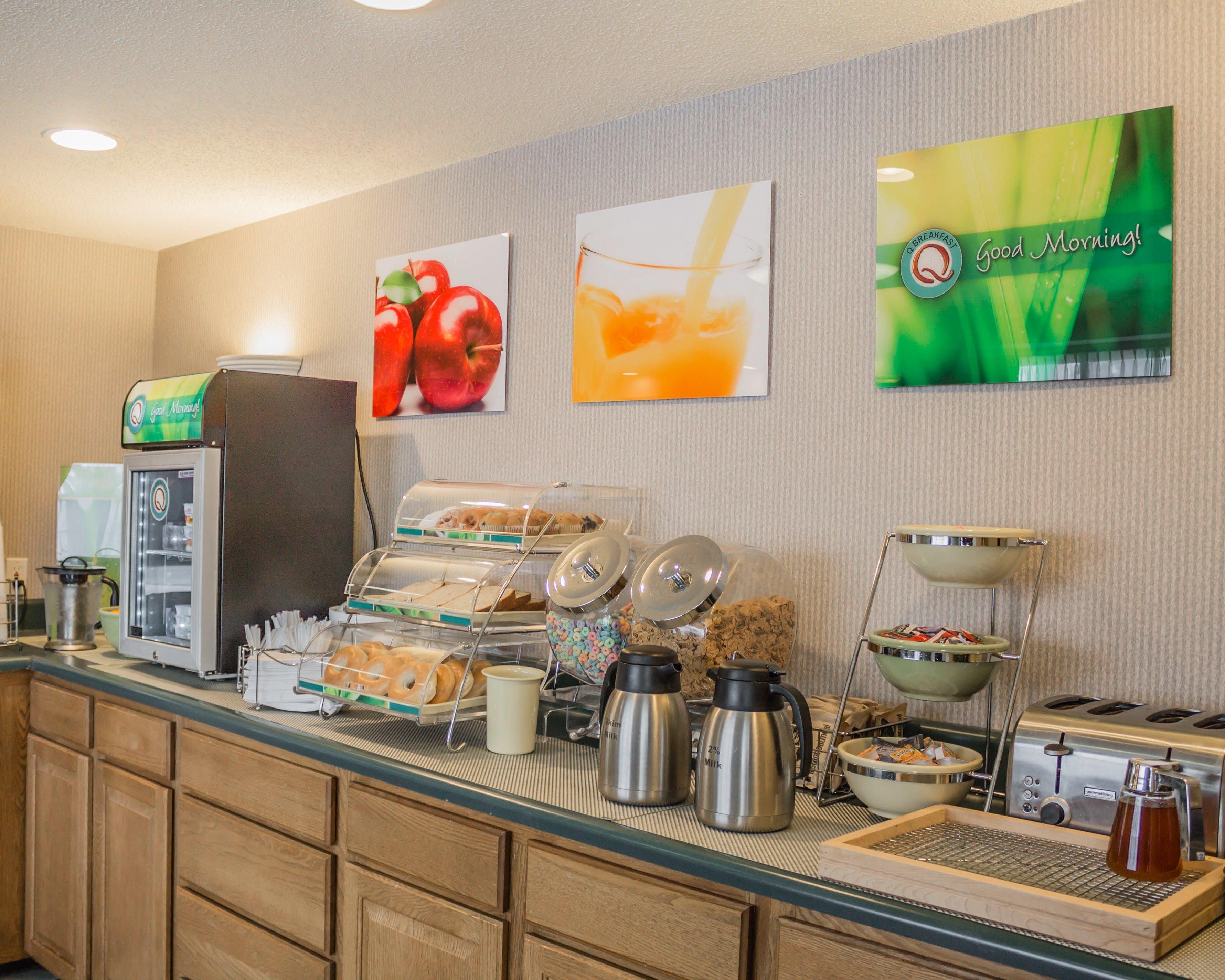 Quality Inn & Suites Манистик Экстерьер фото