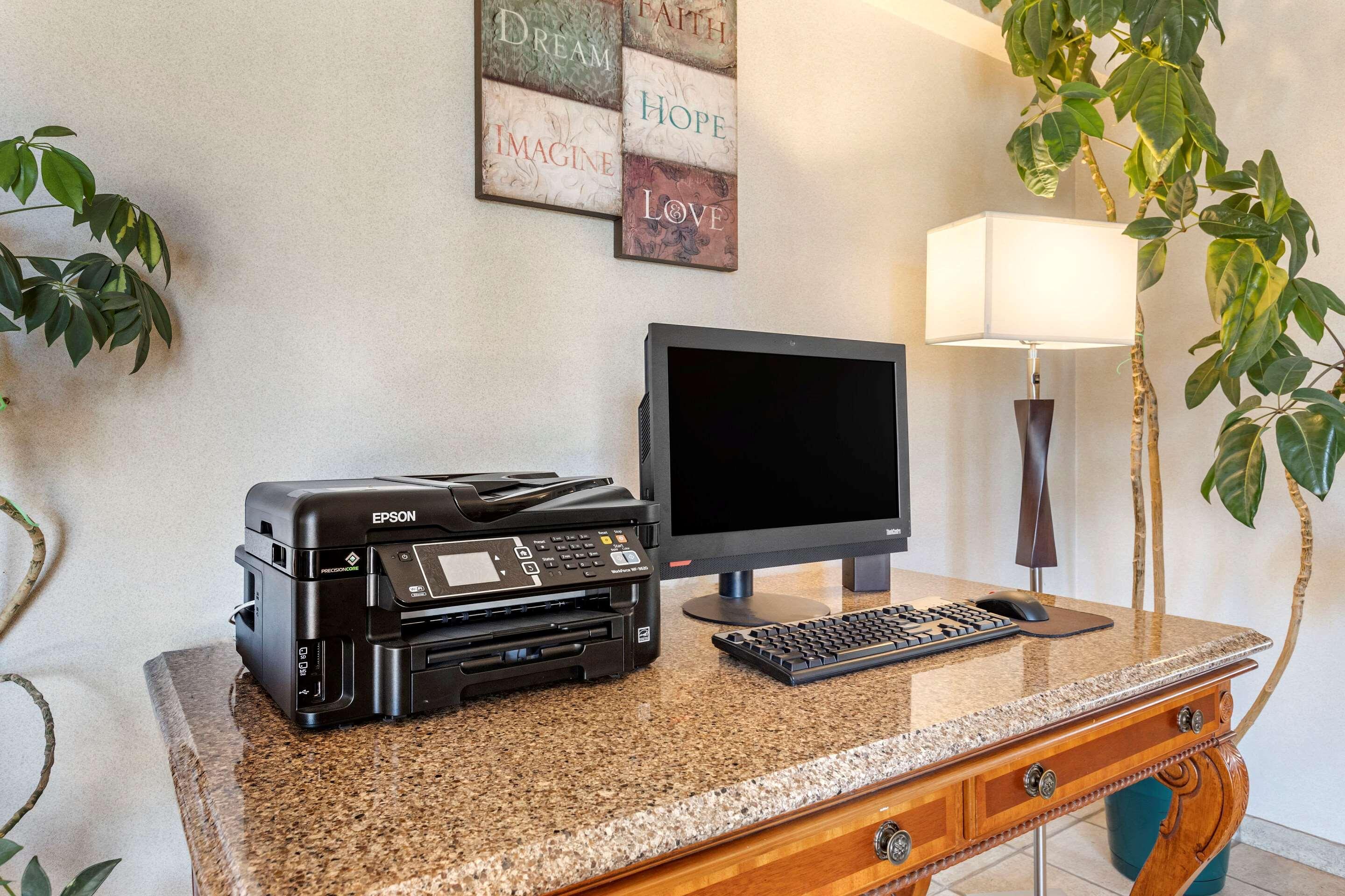 Quality Inn & Suites Манистик Экстерьер фото