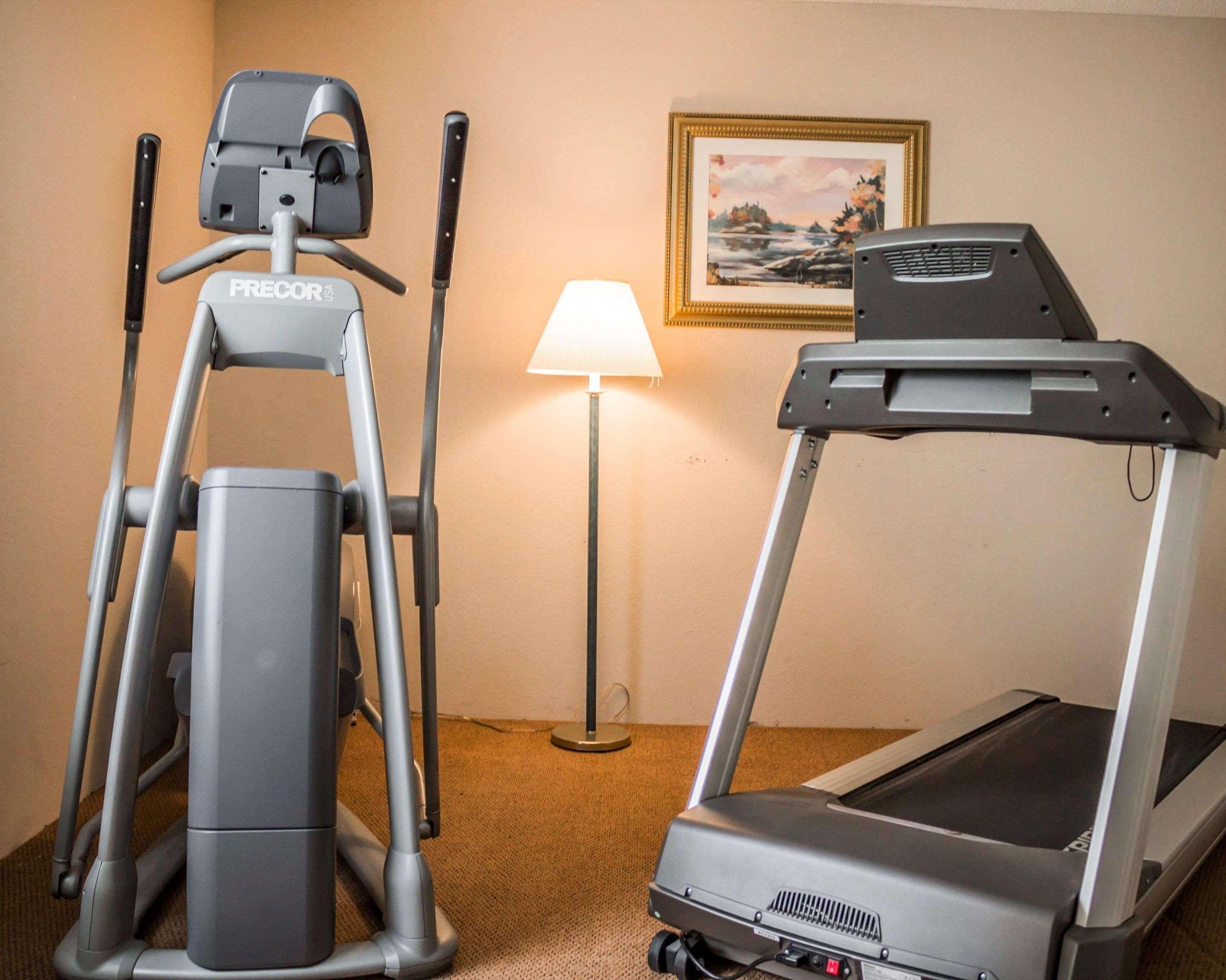 Quality Inn & Suites Манистик Экстерьер фото