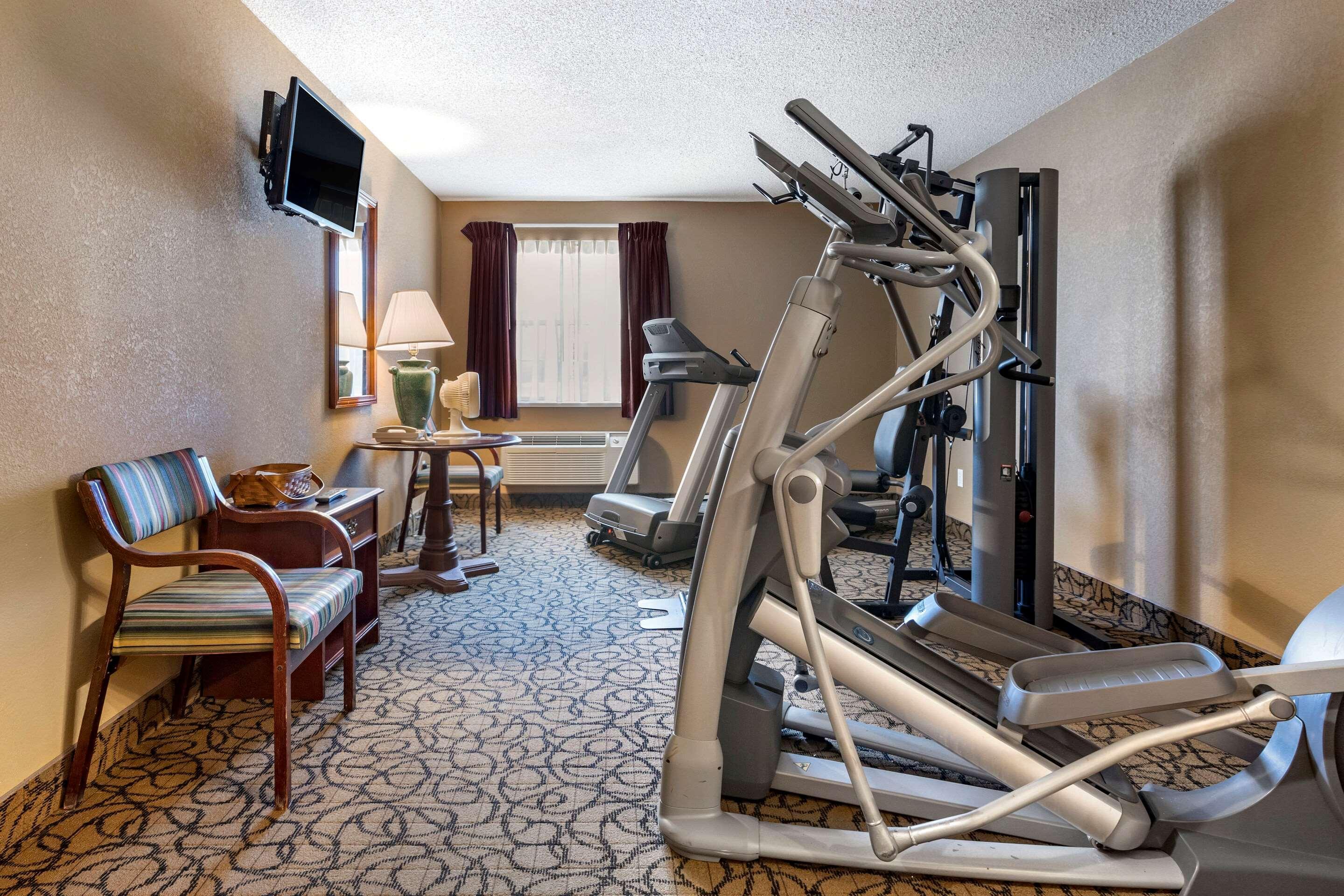 Quality Inn & Suites Манистик Экстерьер фото
