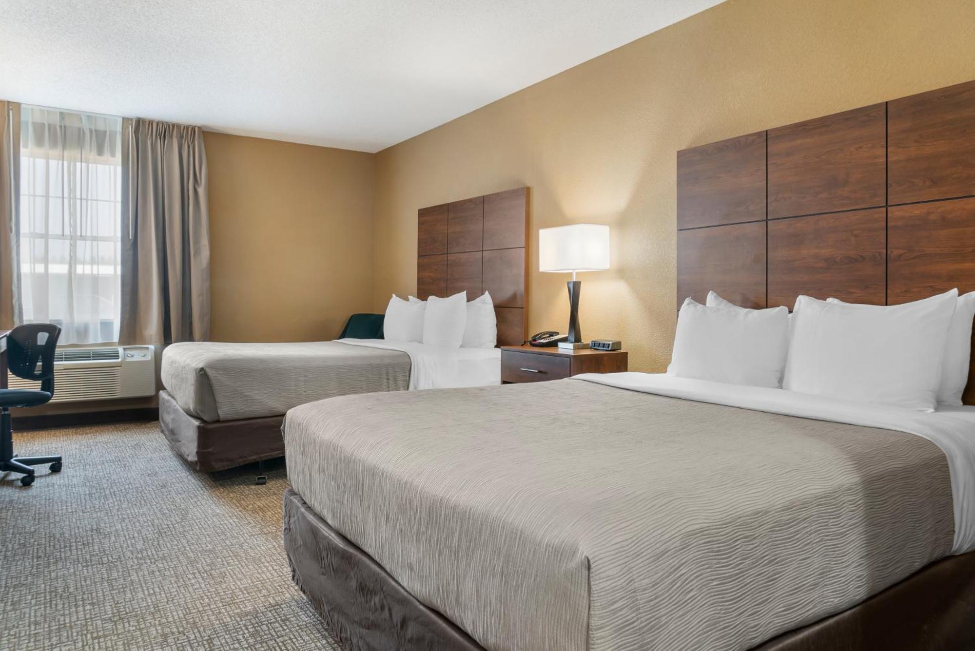 Quality Inn & Suites Манистик Экстерьер фото